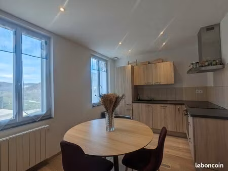 duplex meublé (2 à 3 chambres)  avec jardin  à 500m de la suisse