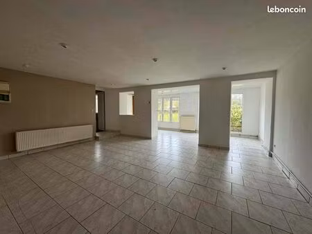 appartement t3 rdc avec cour – 78 m² – 2 chambres – 505 cc – étroeungt