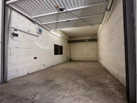 garage fermé centre port cap d’agde – disponible immédiatement à l'année