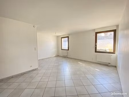 appartement 1 pièce 44 m²