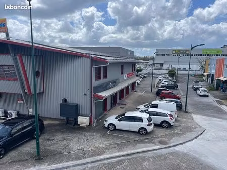 local a usage de bureaux ou de depot a louer