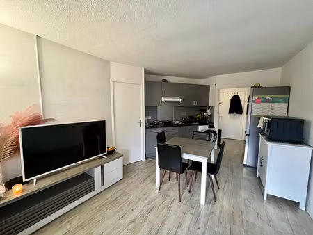 t2 blagnac - 36 m² - parking - balcon