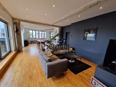 loft  2 chambres  terrasse  cave et parking.