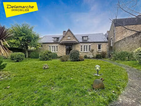 propriété au coeur du centre ville d'avranches ( 50300 ) 6 pièces / trois chambres / deux 