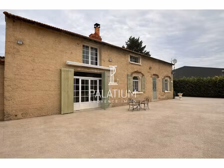 mas provençal à fort potentiel avec terrain de 18 600 m²