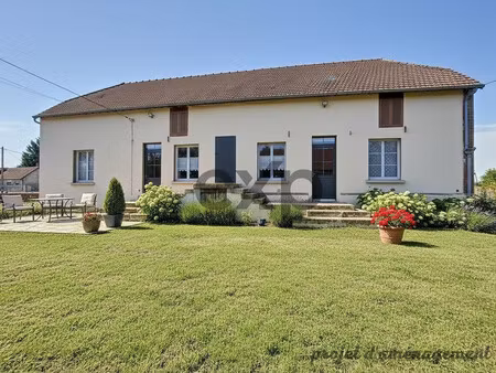 ancien corps de ferme refait à neuf avec dépendances
