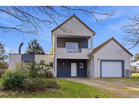 maison contemporaine de 149 m² à ouroux sur saone dans un écrin de lumière et de nature