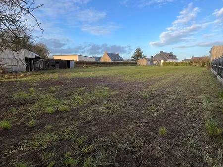 terrain plat entièrement constructible 1 409 m² – vue menez bré