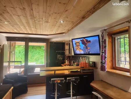 lot 2 studios mitoyen 27 5m2 chacun  loggias de 7m2 + 2 pl. de parking couverte