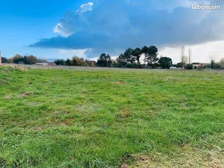 terrain 1 107 m² saint christoly de blaye