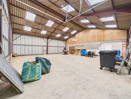 local d'activité de 516 m2 - 1h de paris