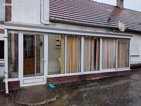 a louer maison meublée de plain pied avec véranda et jardin 4 pièces en cours de déménagem