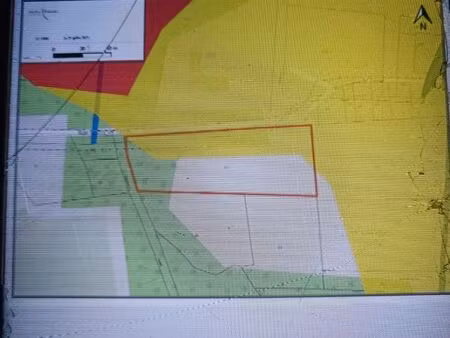 vendre 4 lots de 952 m² chacun  issus d’une parcelle totale de 4 767 m²