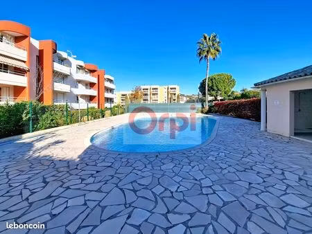 studio 1 pièce 27 m²