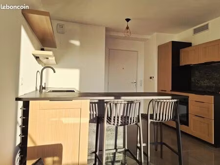 2 pièces meublé dans résidence avec piscine