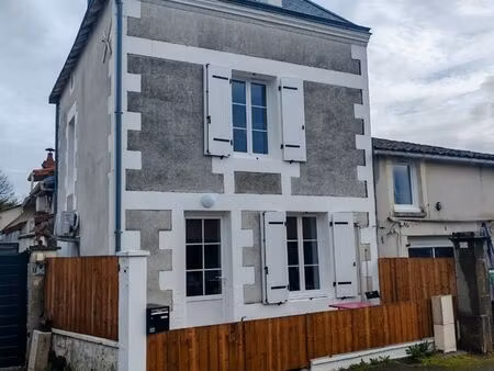 maison individuelle 2 chambres proche centre jaunay-marigny