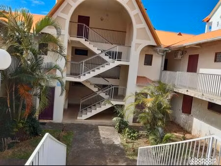 superbe f1 bis climatise dans residence privee securisee