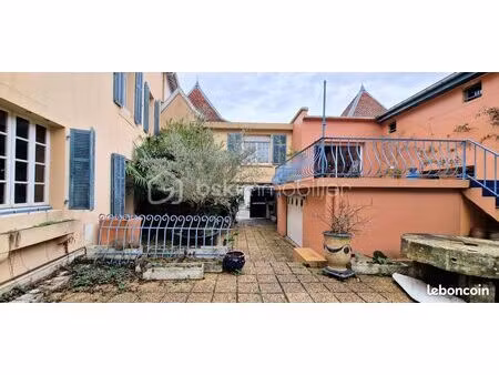 immeuble 10 pièces 415 m²