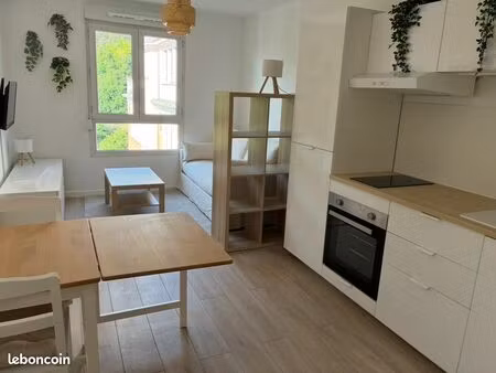 studio meublé rénové - parking et climatisation