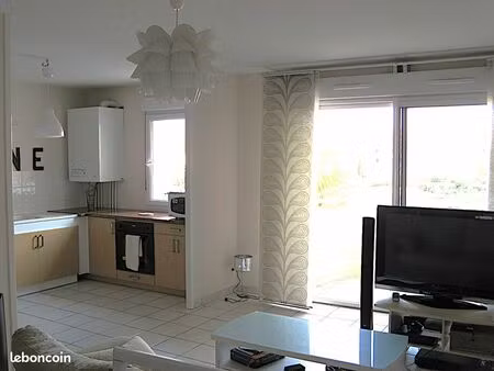 : appartement 3 pièces 65 m2 avec terrasse