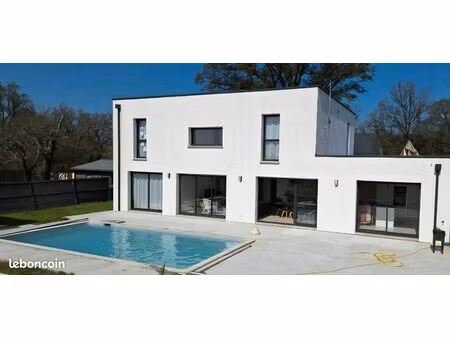 maison 9 pièces 216 m2