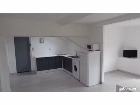 appartement f2 meublé et équipé avec terrasse