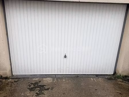 parking de 11 50 m² à moussy-le-vieux