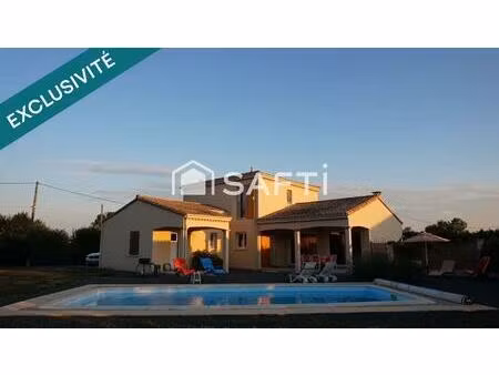 maison 3 chambres / piscine / terrain
