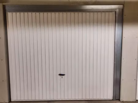 parking / box creil 14.30 m2