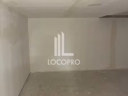 a louer - local commercial - 105 m2 - vidauban