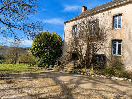 maison de 180m2 avec dépendance et terrain de 8000m2