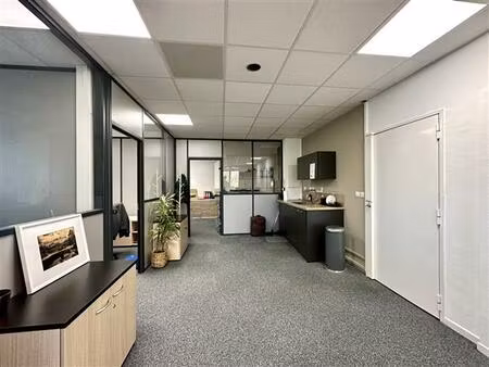 location bureau aix en provence 124 m²