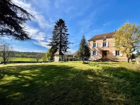 saint-pierre-la-noaille (42)grande maison de caractère de 217 m² habitables et un potentie