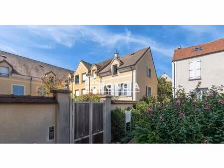 maison avec 4 chambres  grand box et cave