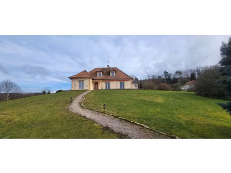 maison coup de coeur à deux pas de beynat vue campagne