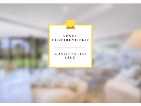 ravissant appartement d'exception avec jardin au coeur du village de saint-tropez
