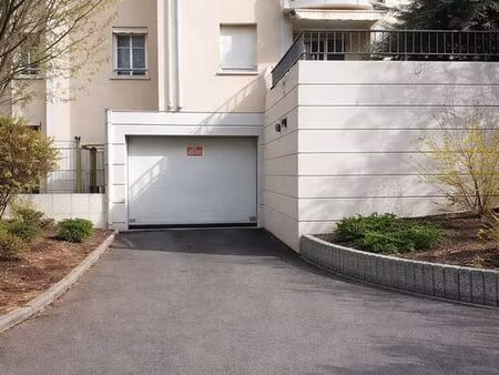 garage sécurisé quartier fonderie - proche gare et centre historique