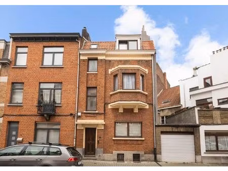 gezinswoning met terras in hartje etterbeek