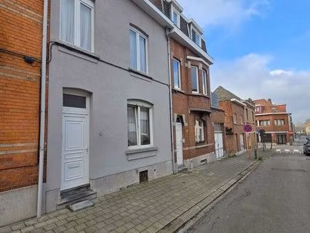 ruime woning met tuin dichtbij het centrum van machelen