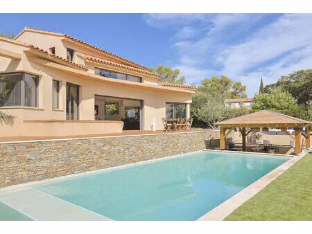 vente maison 7 pièces 150 m² solliès-ville (83210)