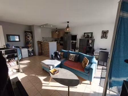vend appartement t3 avec terrasse et garage