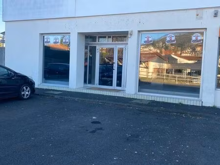 loue local commercial