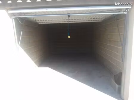 garage - box 16m2 proche centre ville