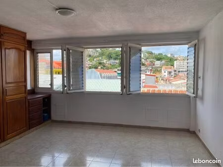 location studio au cœur de fort de france