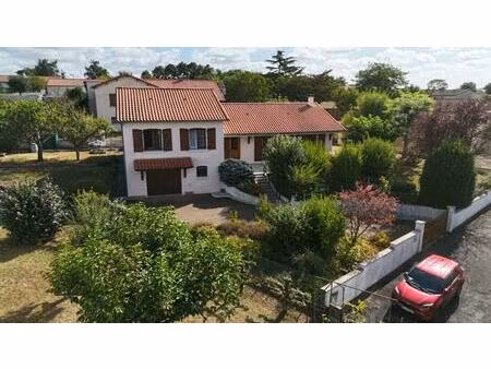 maison nanteuil 5 pièce(s) 128 m2