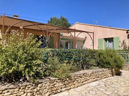 maison fonctionnelle avec piscine  dépendance et beau terrain à entre uzès et...