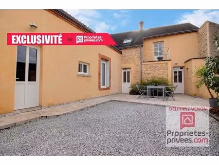 exclusivité - maison de ville avec vie en plain pied à 2 pas des commerces à châteauneuf s