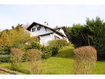 maison 4 chambres avec piscine  vue pyrénées