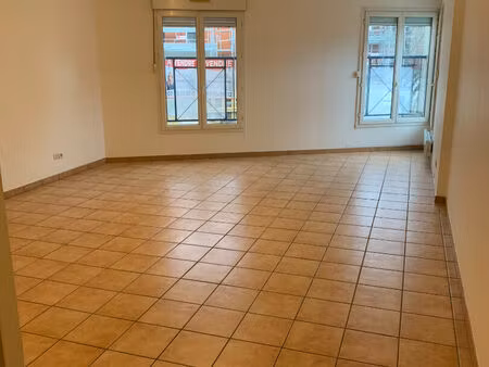 location appartement 1 pièce 43m²