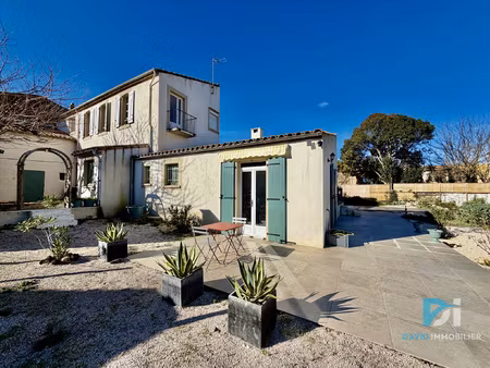 maison de caractère rénovée avec piscine centre ancien de